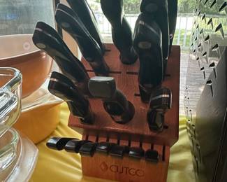 Large Cutco Knife Set (missing 1 knife)