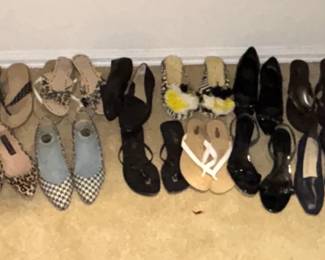 Women's shoes size 5 1/2"