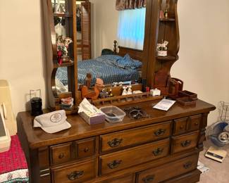 dresser with mirror