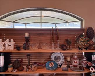 plates, angels, decor