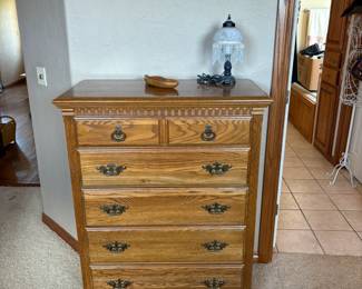 chest of drawers