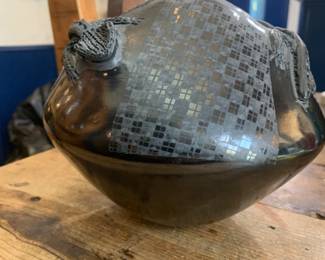 And more gorgeous pottery 