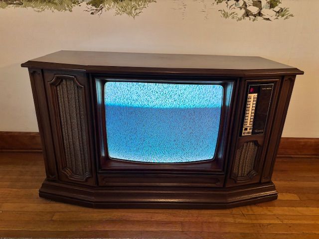 1980 Curtis Mathis Color TV