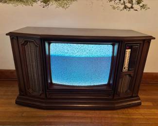 1980 Curtis Mathis Color TV