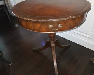 Large barrel table