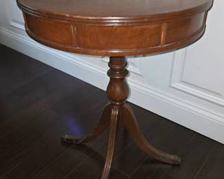 Small barrel table