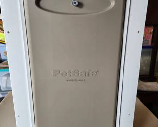 Small pet door - new