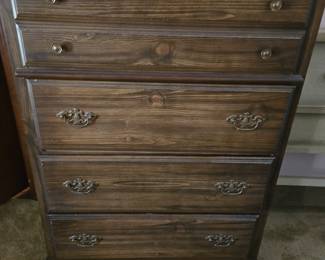 5 Drawer chest of drawers