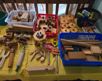 Wood toys & blocks