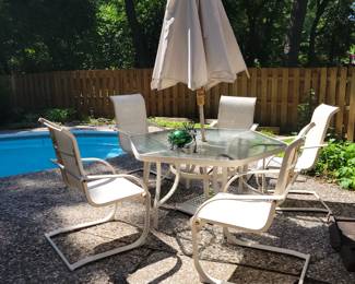 Outdoor table & chairs
