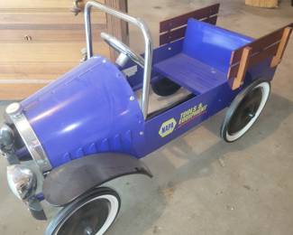 Napa pedal car
