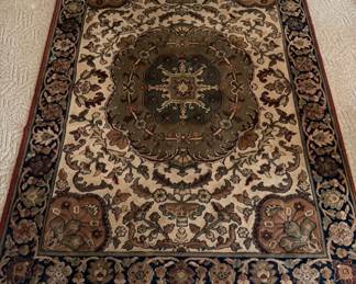 Nice 5’3 x7’7 Rug