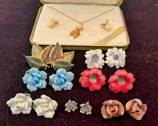 Porcelain and ivory jewelry