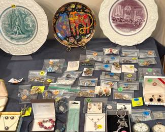 The jewelry is all priced to sell
The pocket watches are from the 1800’s