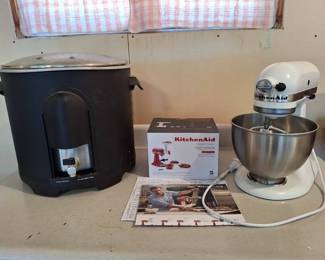 Kitchenaid Mixer and Masterbuilt Electric Turkey Fryer and Seafood Kettle
