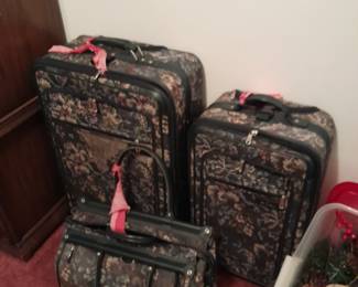 Suitcase set