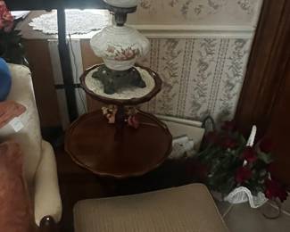 2 Pie crust tables