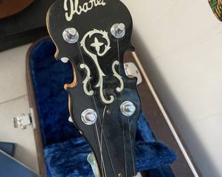 Close up Vintage Ibanez Artist Banjo