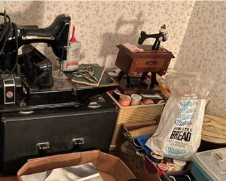 Vintage Singer Ssewing Machine and assorted sewing items