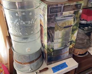 NIB Liberty 2.5 gal Beverage Dispenser