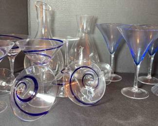 Six Pier 1 Swirline Glasses, Four CrateBarrel Krosno Poland Martini Glasses, And Two Decanters