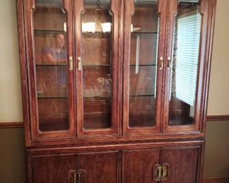 Thomasville Mystique Illuminated Oak Wood Hutch