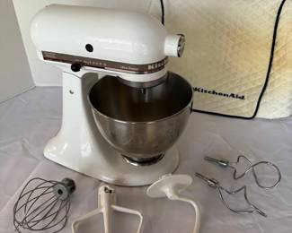 005 KitchenAid Stand Mixer w Cover Attachments 