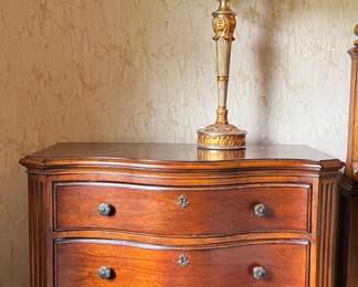 Ethan Allen Night Stand Dresser And Lamp
