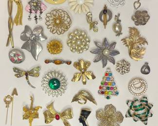 Vintage & modern brooch collection