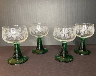 Etched luminarc beehive wine glasses vtg
