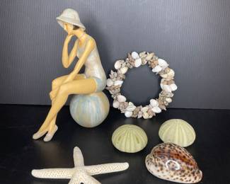 Sea shore assorted items