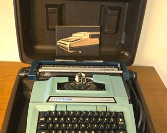 Smith Corona Coronamatic Coronet XL Electric portable type writer