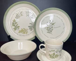 Correlle Thymeless Herbs dinnerware set