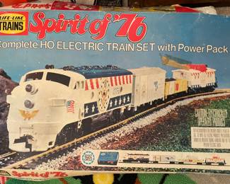 Spirit of 76 HO Trains set vtg