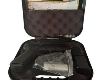 NEW GLOCK 17 Gen5 9mm SemiAuto Pistol