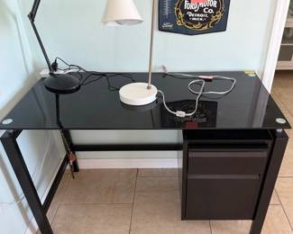 Black Desk With 2 Desk Lamps