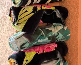 Lot Of 5 Beach Towels With Wall Rack