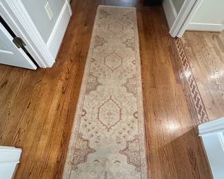 Runner 93" x 25"