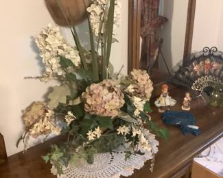 Just one of the many pretty floral arrangements.