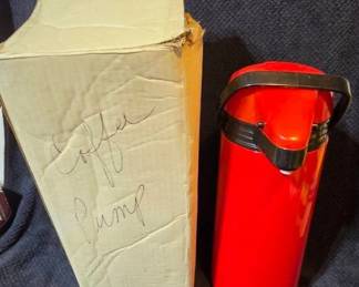 Vintage Red Insulated Hot Or Cold 2 Liter 14 Tall Pump Pot New In Box