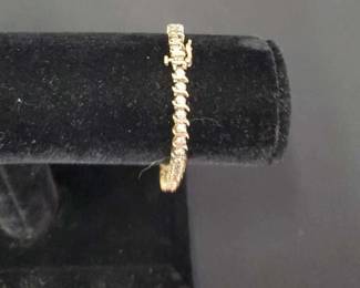  03 2ct, 18k Gold Tennis Bracelet 