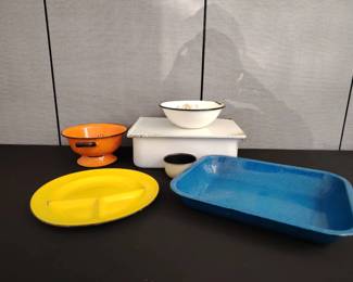 5 Vintage Enamel Pieces 