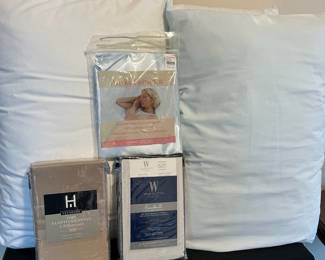 Get A Good Nights Rest With Pillows Pillow Cases 7 Items