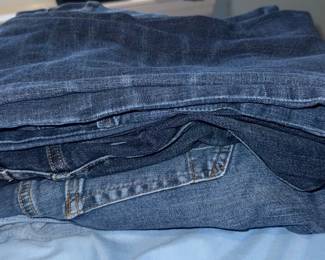 4 Pairs of 30x32 Mens Aeropostale Jeans
