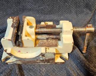 Benchtop Tilting Angle Vise 3.25 Jaw Width