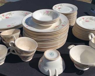Young Couple Starter Dish Set