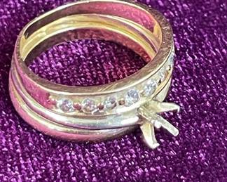 6.7 Gm 3 Gold Soldered Bands With 9 White Gemstones 