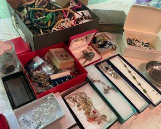 Vintage - New Jewelry