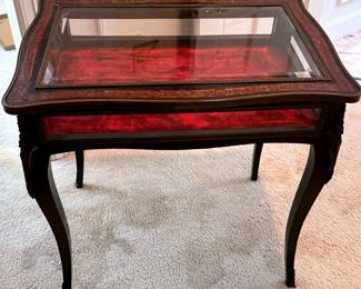 Fine antique curio table