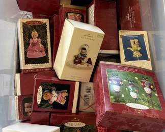 Lot 552 Hallmark Christmas Ornaments